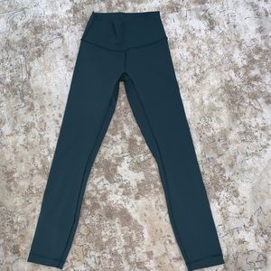 Lululemon wunder under